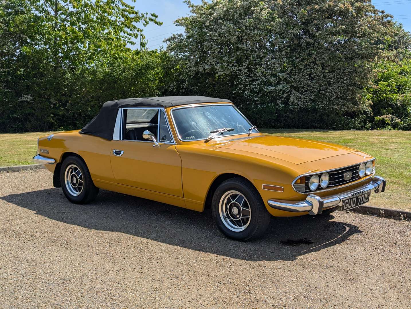 <p>1972 TRIUMPH STAG</p>