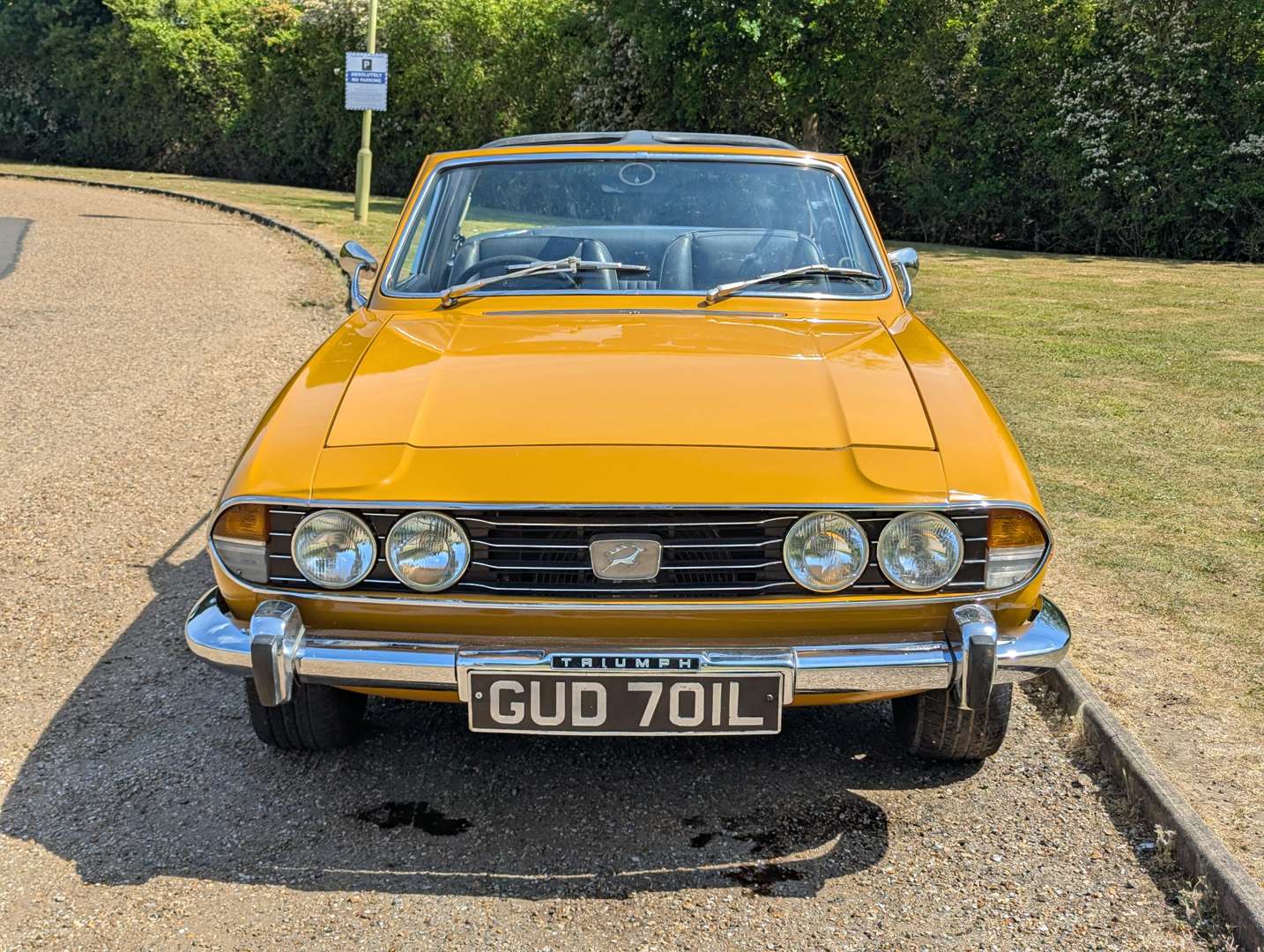 <p>1972 TRIUMPH STAG</p>