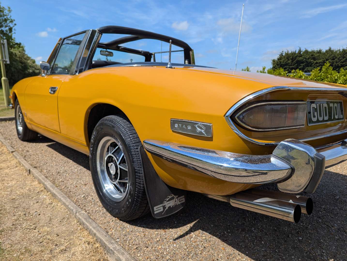 <p>1972 TRIUMPH STAG</p>