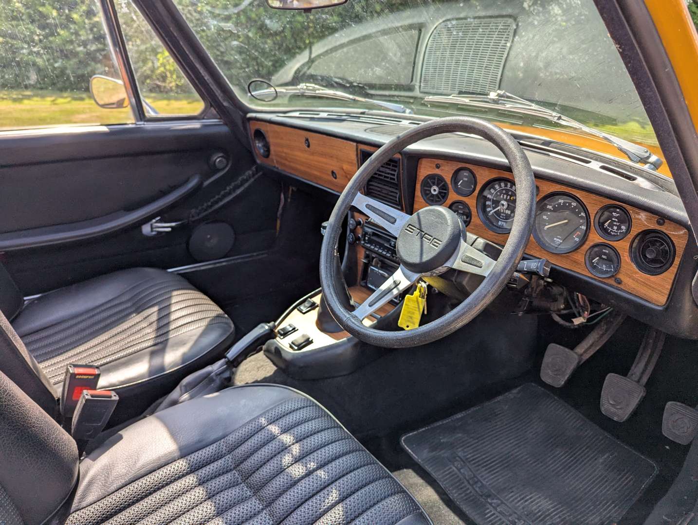 <p>1972 TRIUMPH STAG</p>