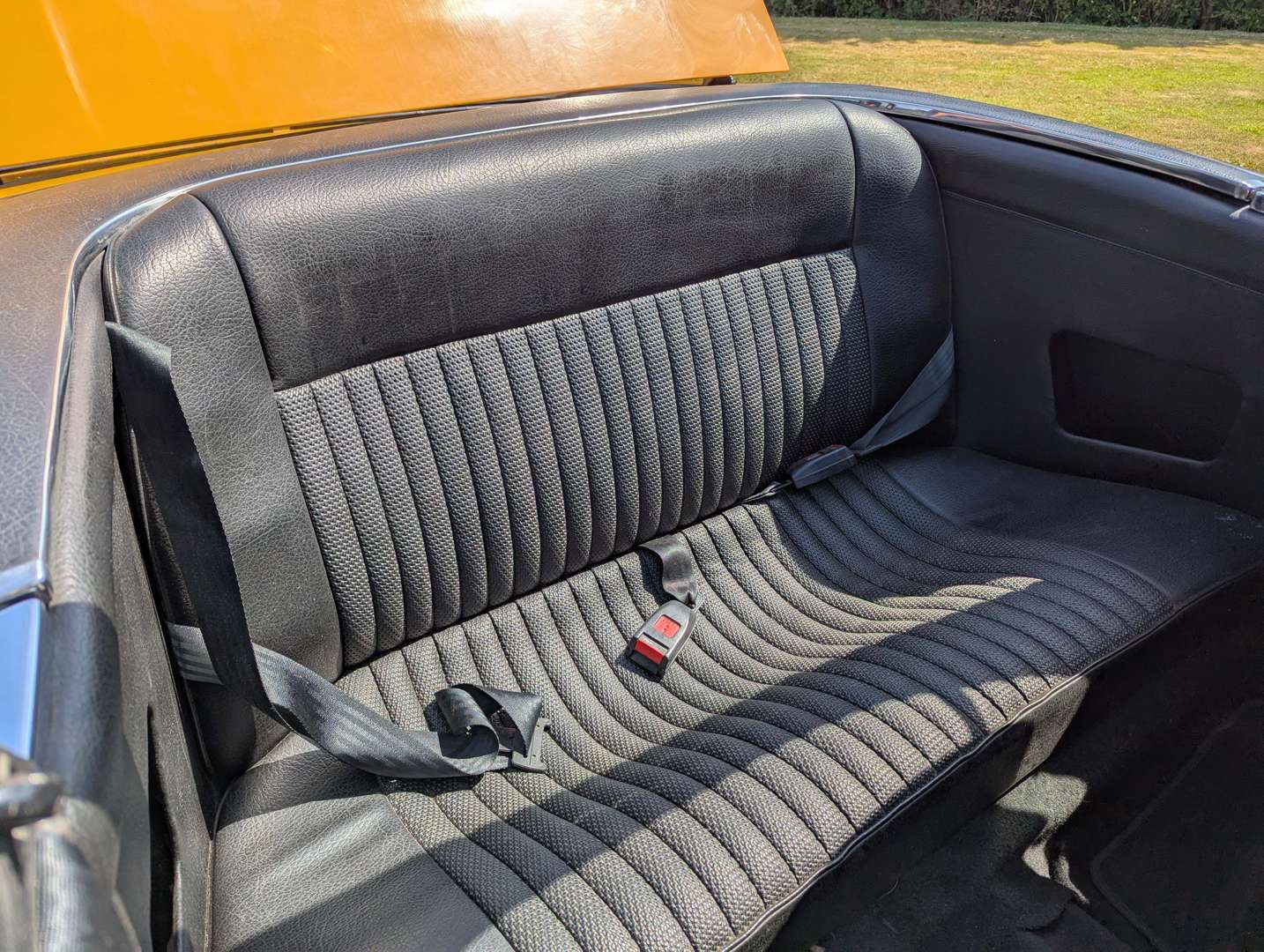 <p>1972 TRIUMPH STAG</p>