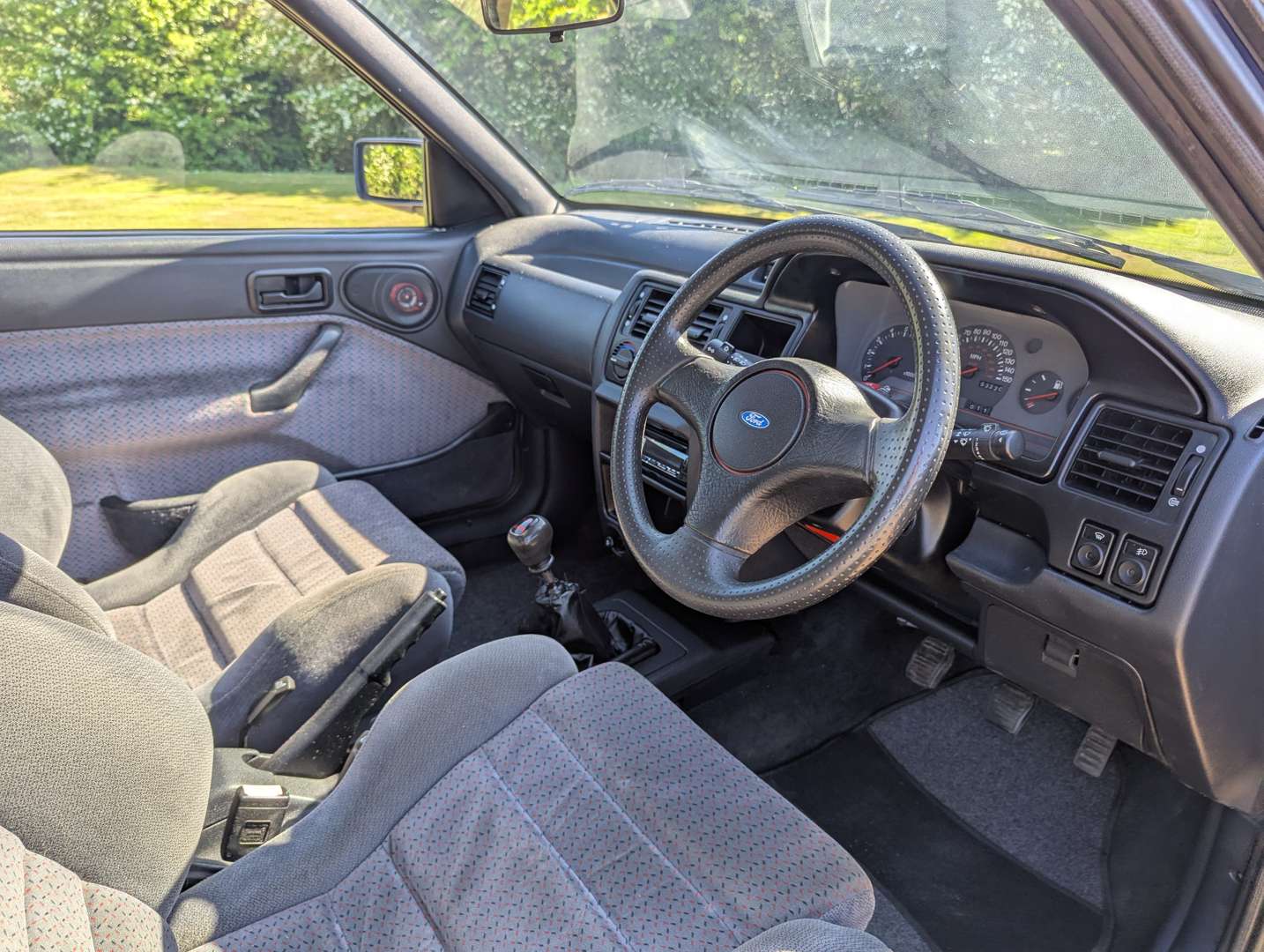 <p>1992 FORD ESCORT RS 2000</p>