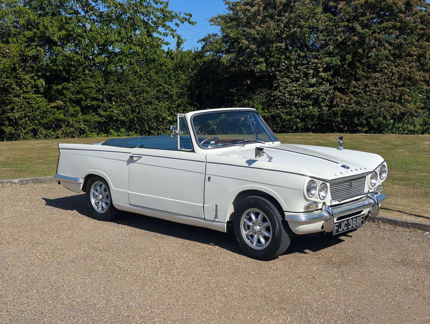 <p>1968 TRIUMPH VITESSE CONVERTIBLE</p>