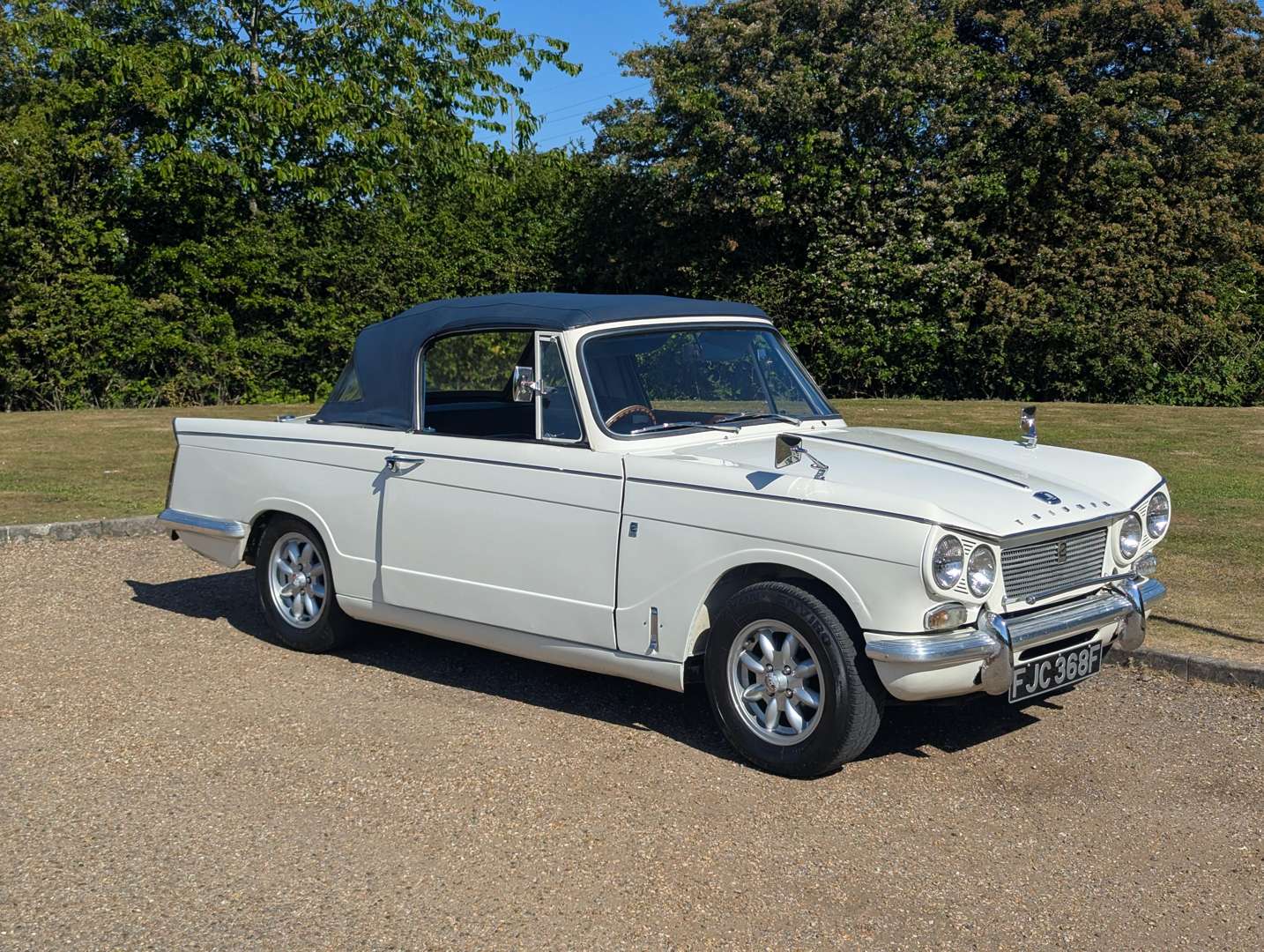 <p>1968 TRIUMPH VITESSE CONVERTIBLE</p>