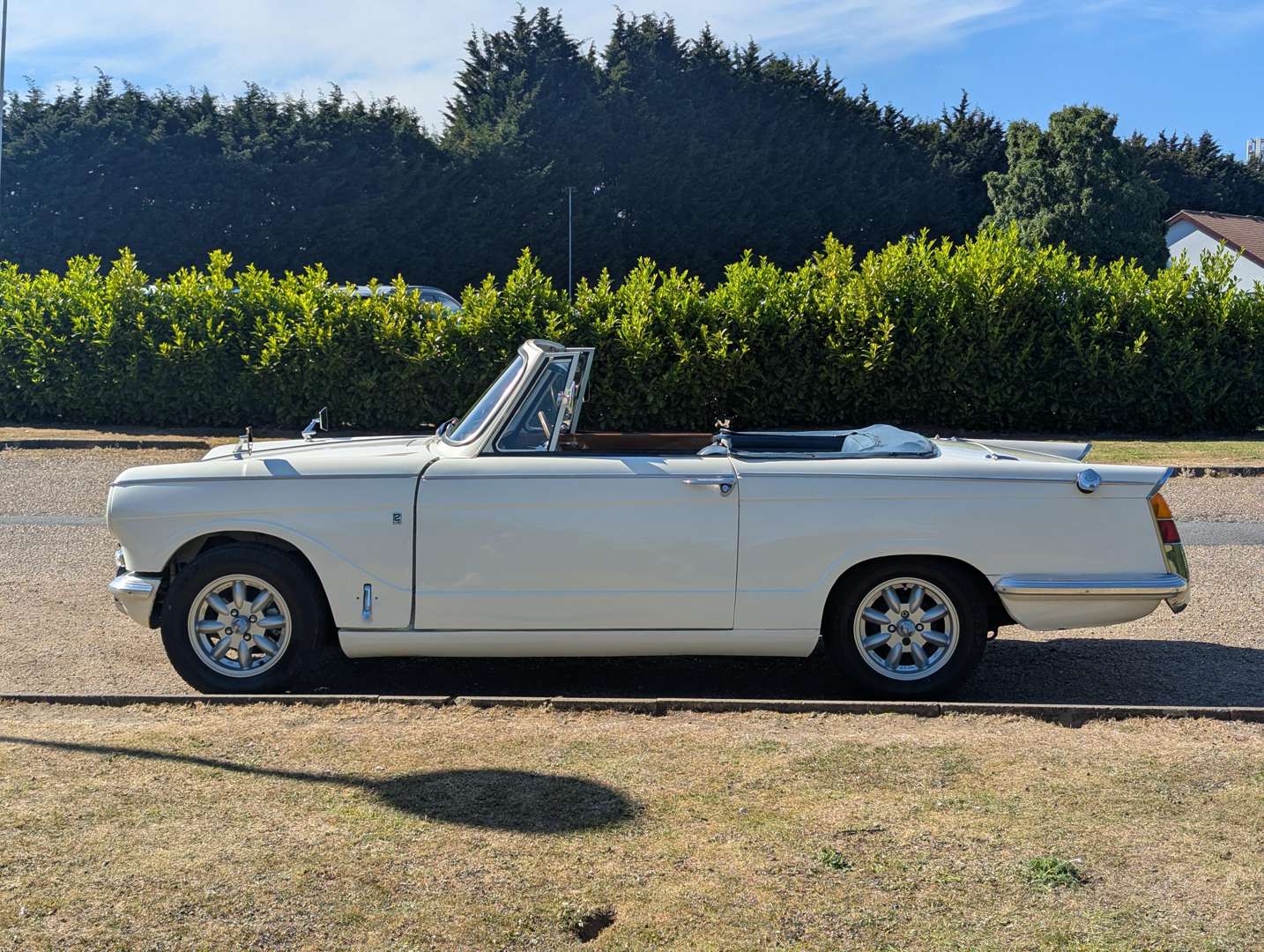 <p>1968 TRIUMPH VITESSE CONVERTIBLE</p>