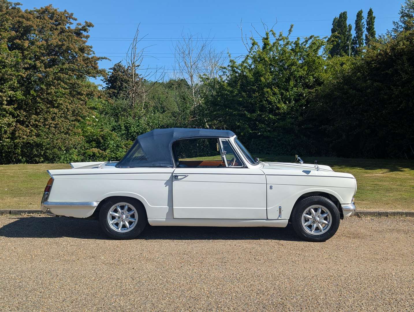 <p>1968 TRIUMPH VITESSE CONVERTIBLE</p>