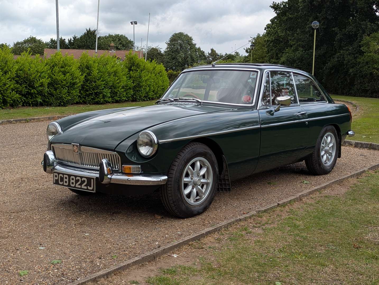 <p>1971 MG B GT</p>