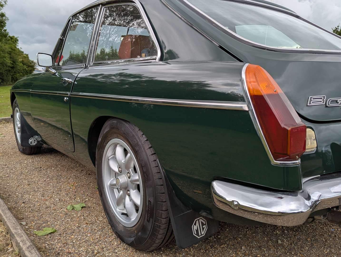 <p>1971 MG B GT</p>