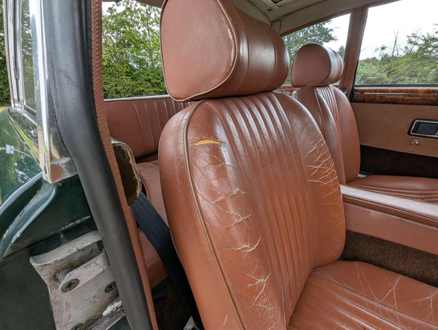 <p>1971 MG B GT</p>