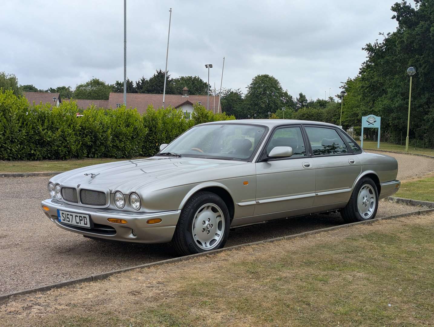 <p>1998 JAGUAR XJ SPORT 3.2 V8 AUTO</p>