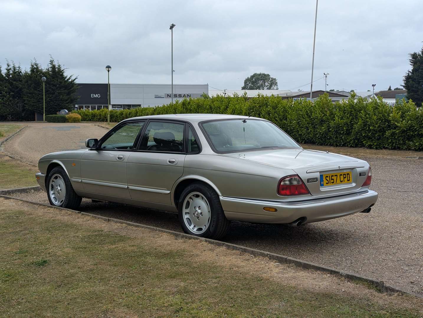 <p>1998 JAGUAR XJ SPORT 3.2 V8 AUTO</p>