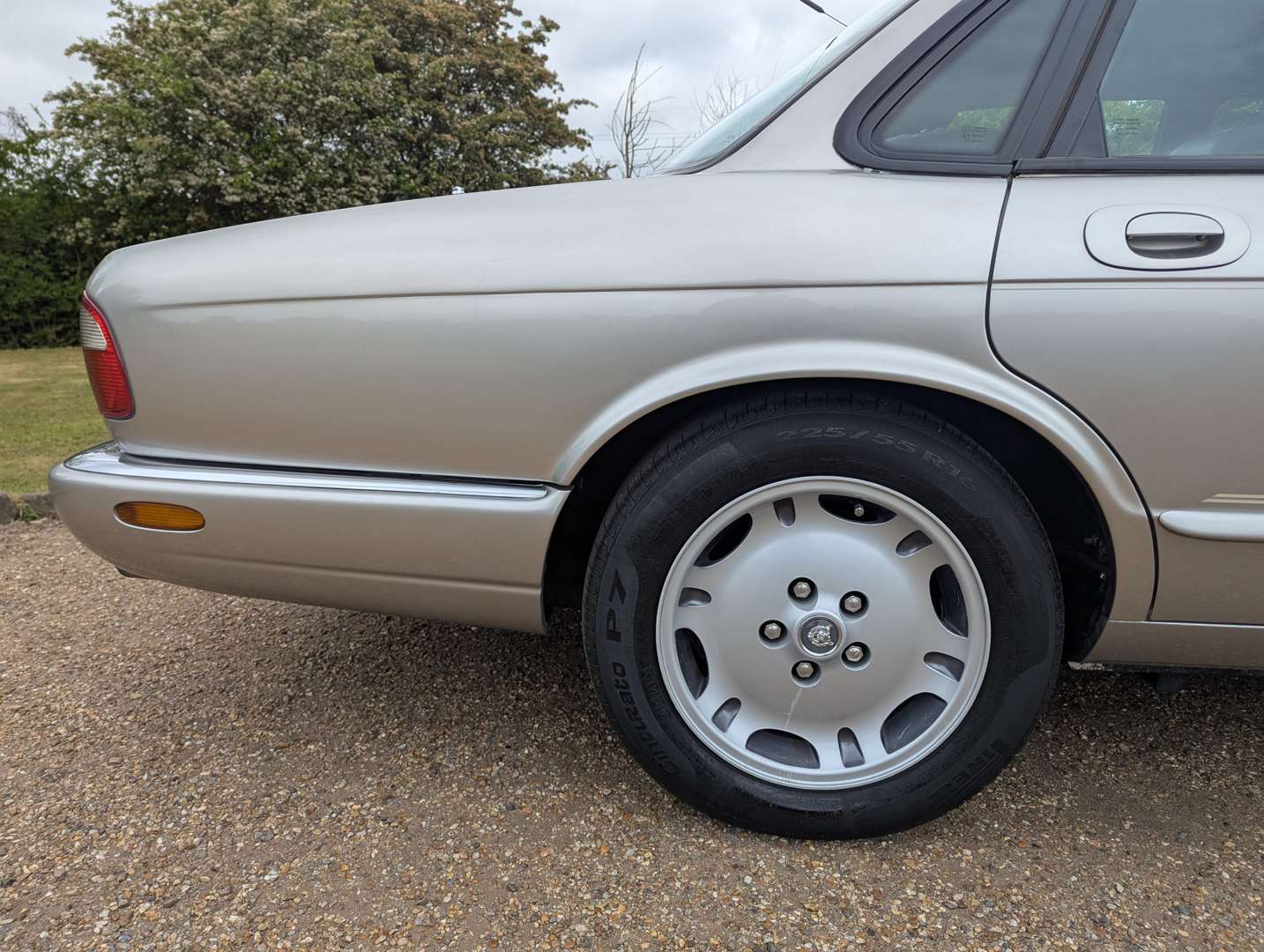 <p>1998 JAGUAR XJ SPORT 3.2 V8 AUTO</p>