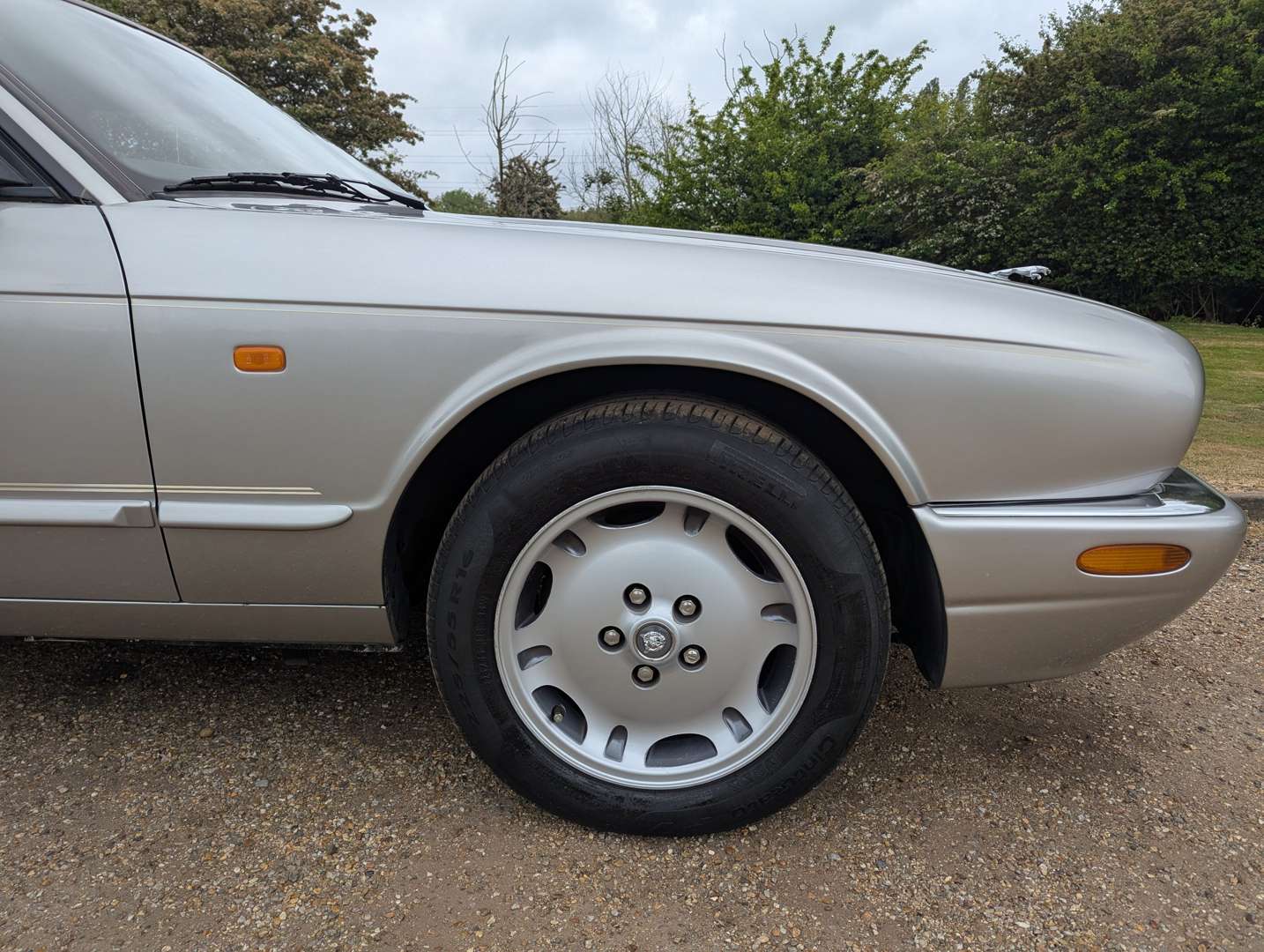 <p>1998 JAGUAR XJ SPORT 3.2 V8 AUTO</p>