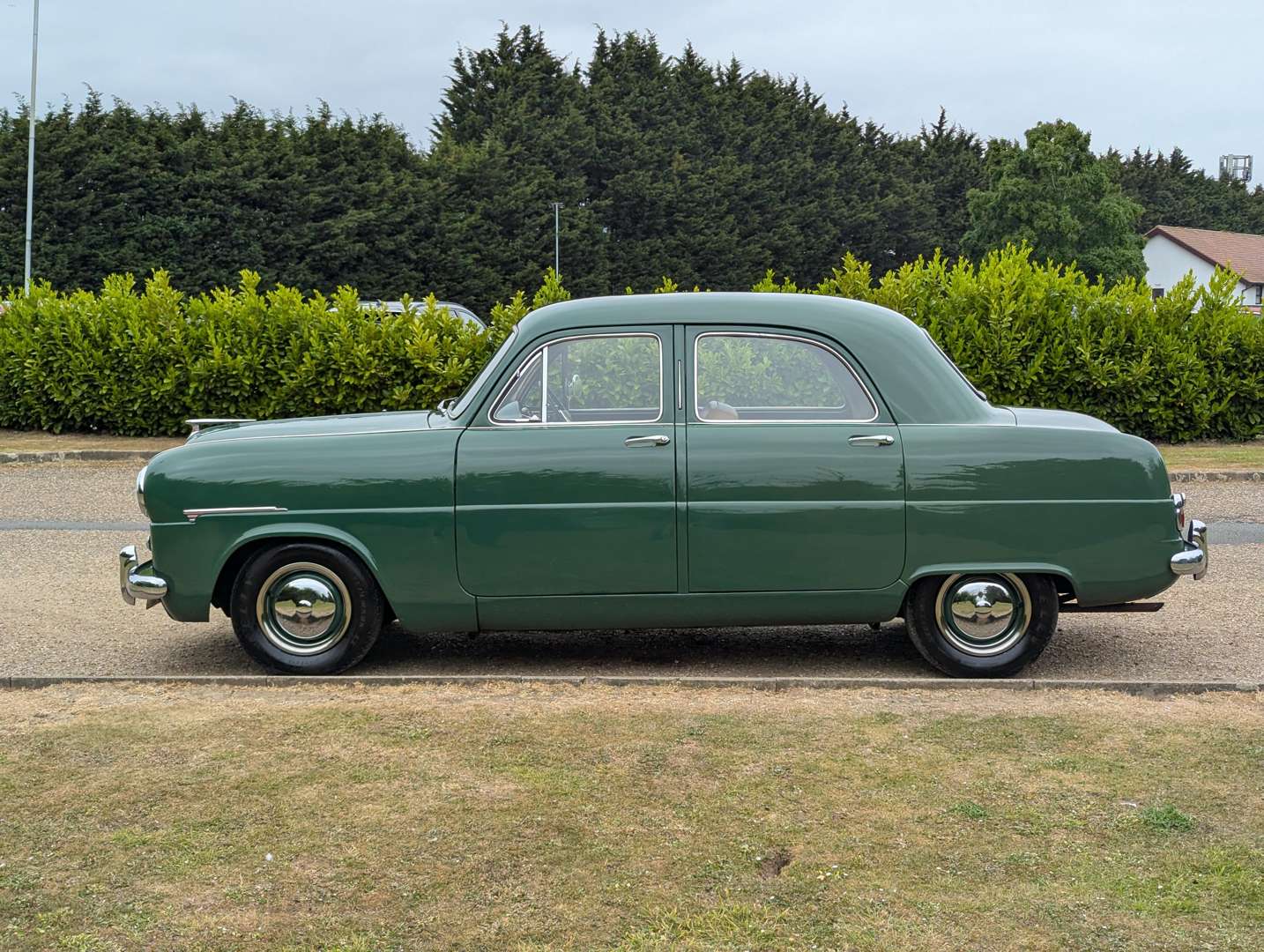 <p>1953 FORD ZEPHYR SIX MKI</p>