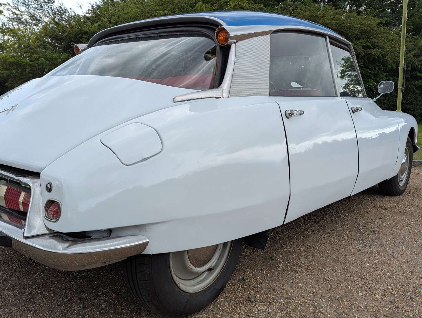 <p>1968 CITROEN ID 19 LHD</p>