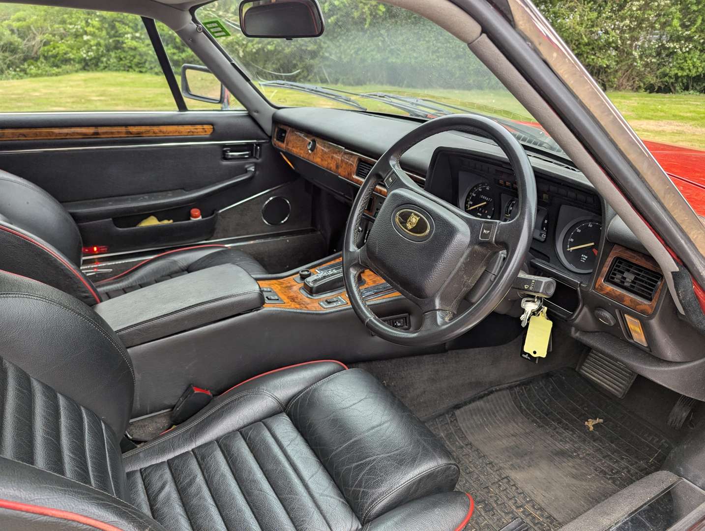 <p>1990 JAGUAR XJ-S 5.3 V12 HE AUTO</p>