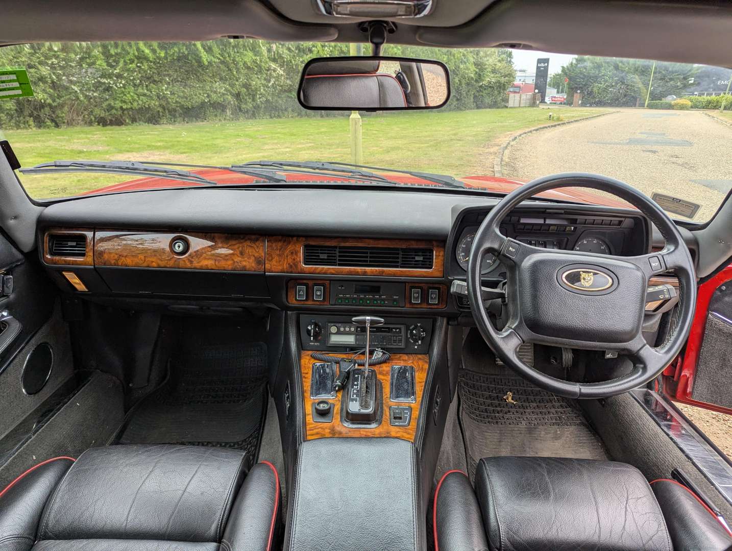 <p>1990 JAGUAR XJ-S 5.3 V12 HE AUTO</p>