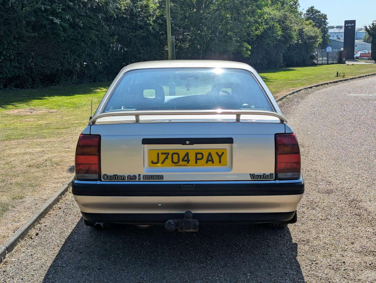 <p>1992 VAUXHALL CARLTON 2.6 DIPLOMAT AUTO</p>