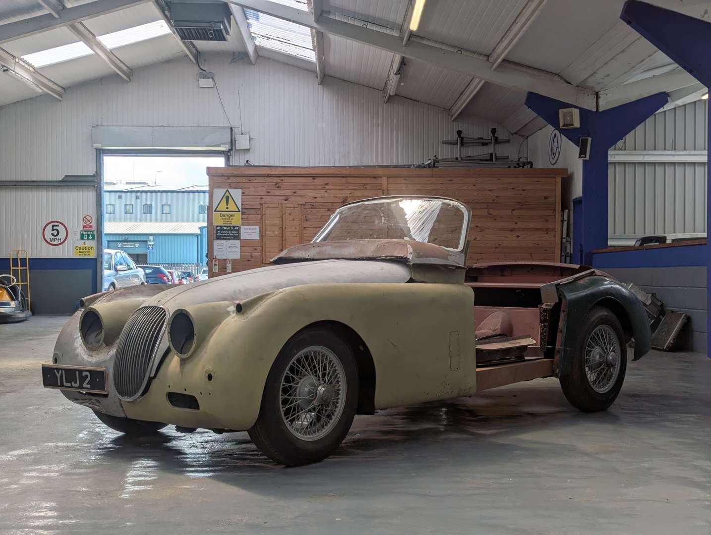<p>1959 JAGUAR XK150 DHC</p>