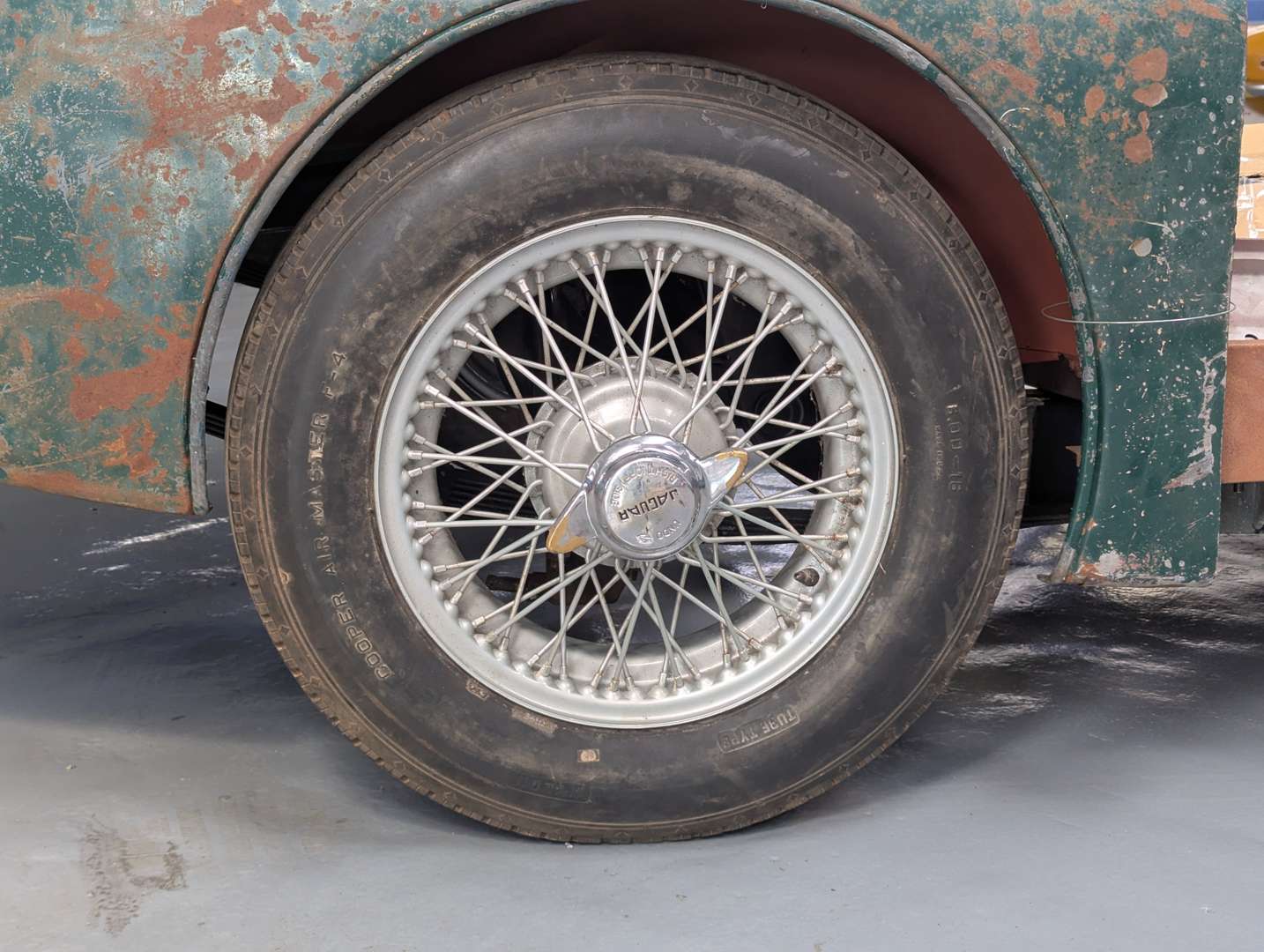 <p>1959 JAGUAR XK150 DHC</p>