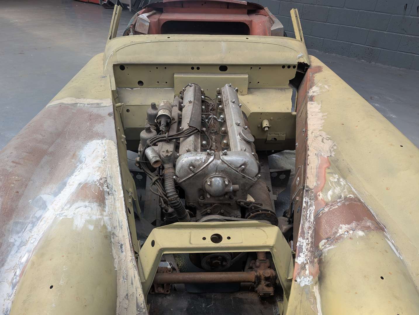 <p>1959 JAGUAR XK150 DHC</p>