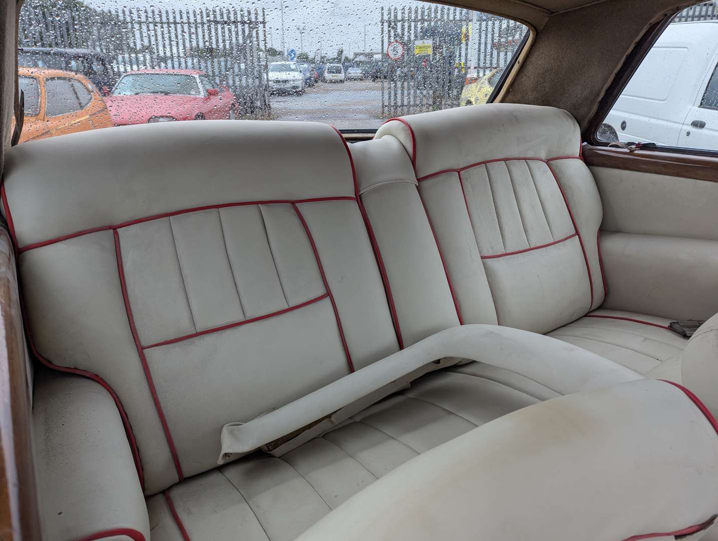 <p>1970 ROLLS ROYCE MPW</p>