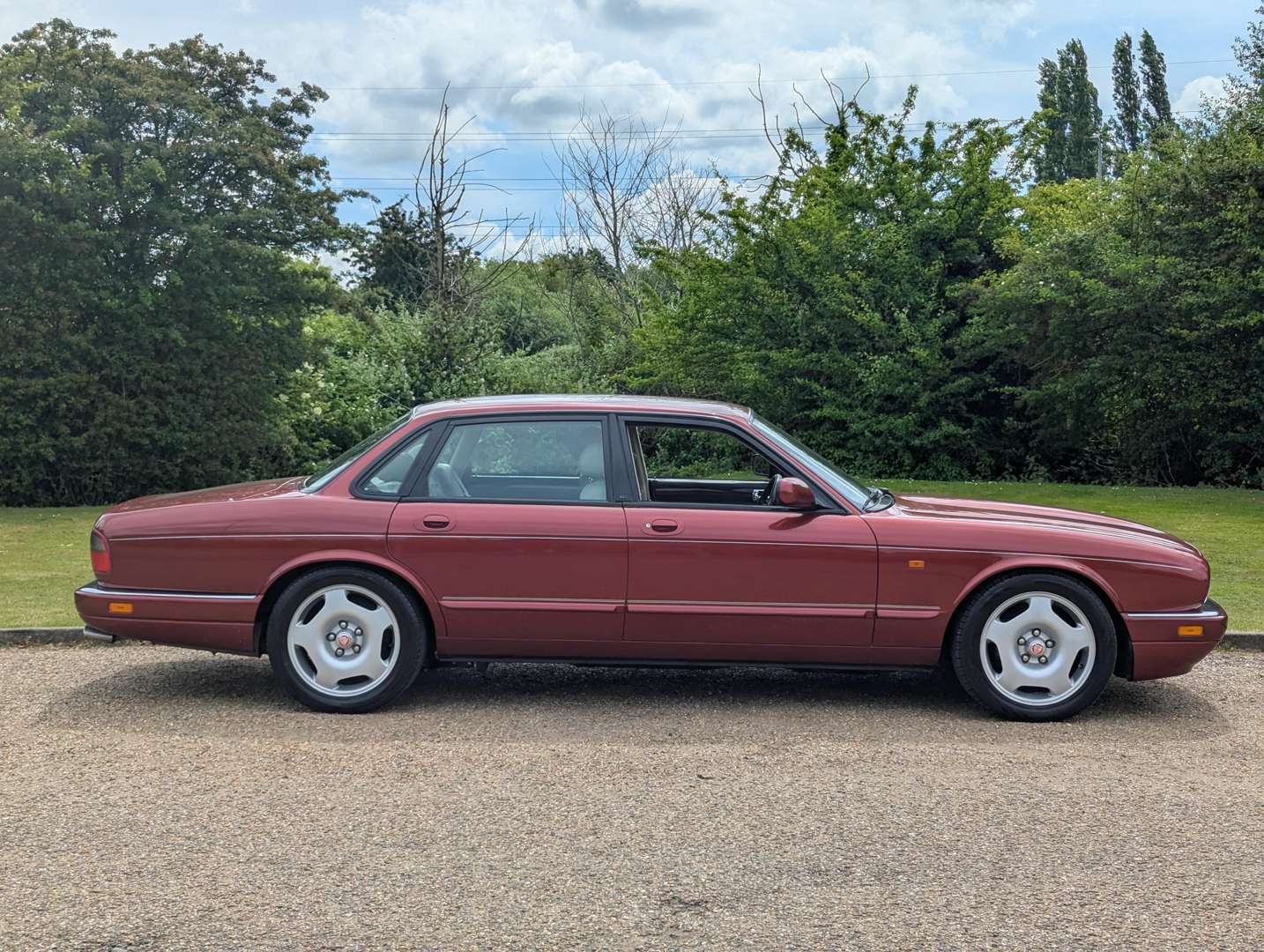 <p>1995 JAGUAR XJ-R</p>