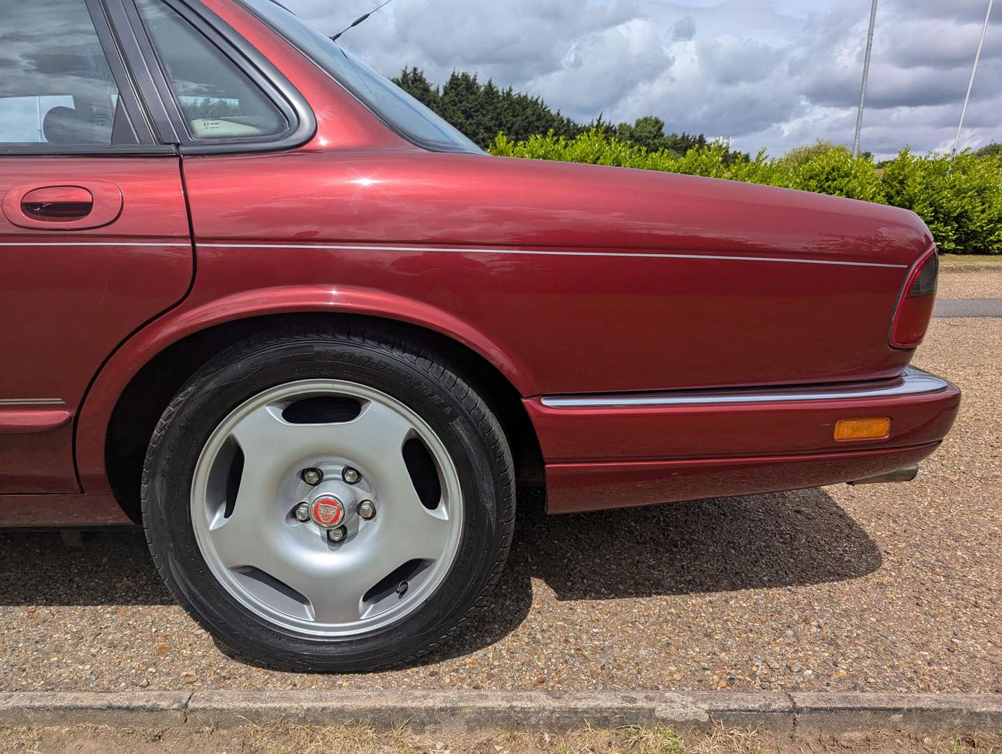 <p>1995 JAGUAR XJ-R</p>