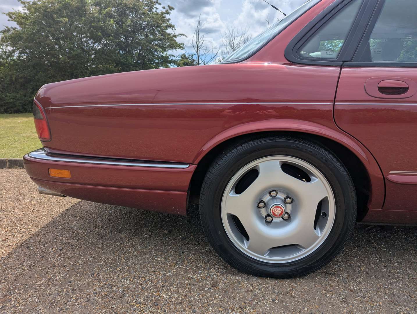 <p>1995 JAGUAR XJ-R</p>