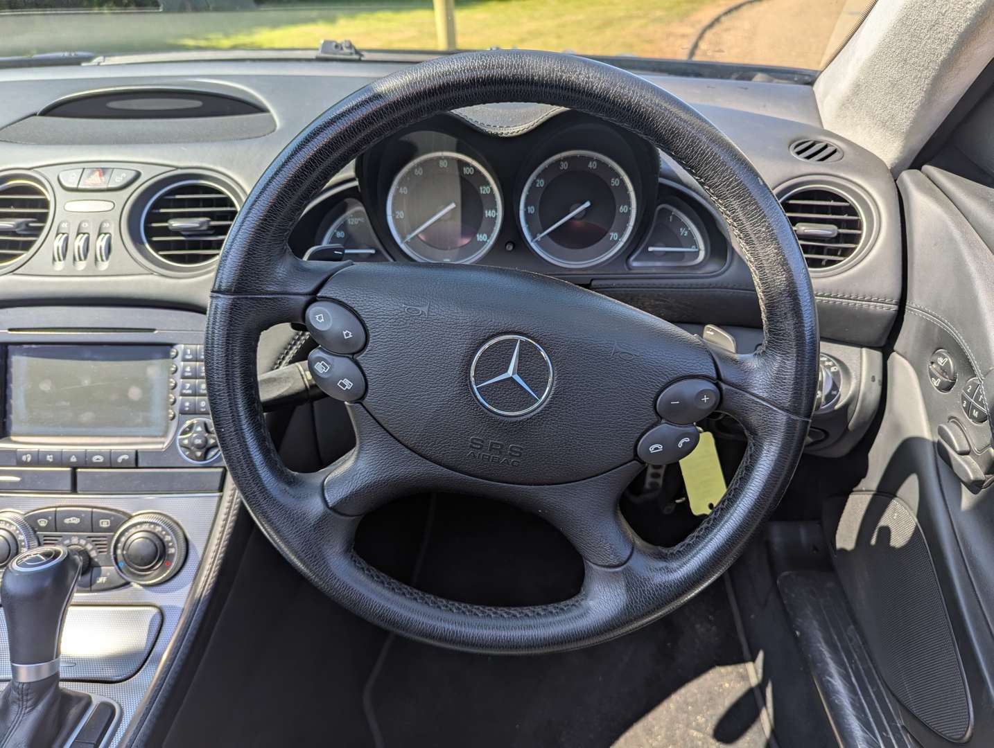<p>2006 MERCEDES SL500</p>