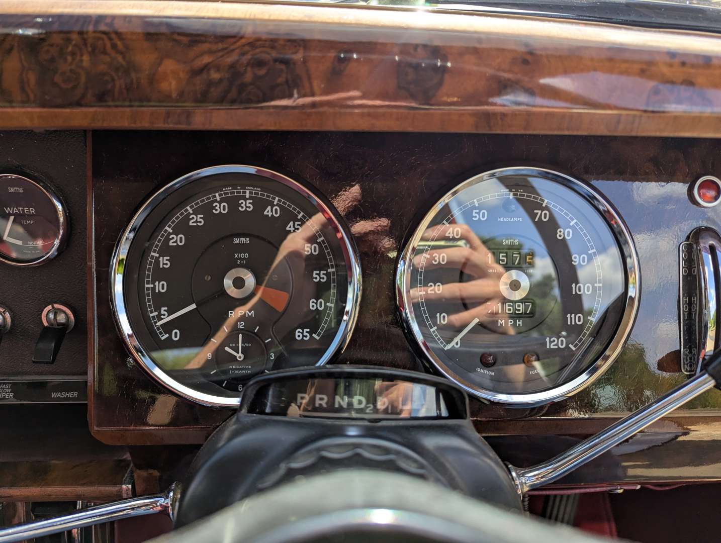 <p>1969 DAIMLER V8 250</p>