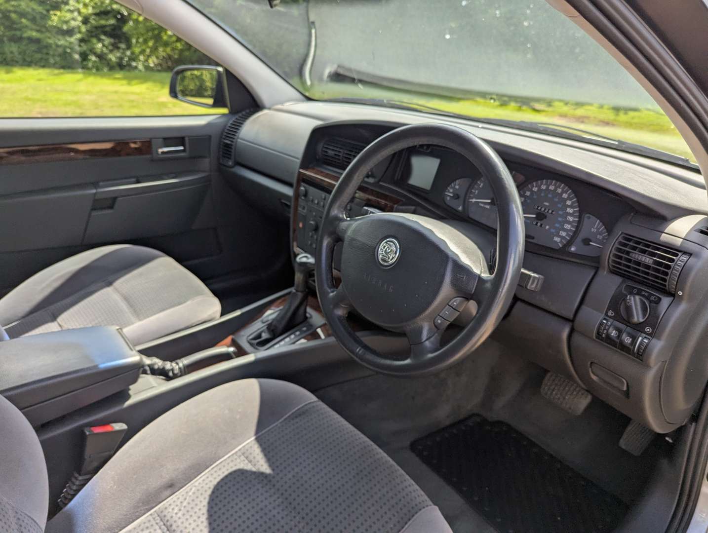 <p>2002 VAUXHALL OMEGA 2.2CD AUTO</p>