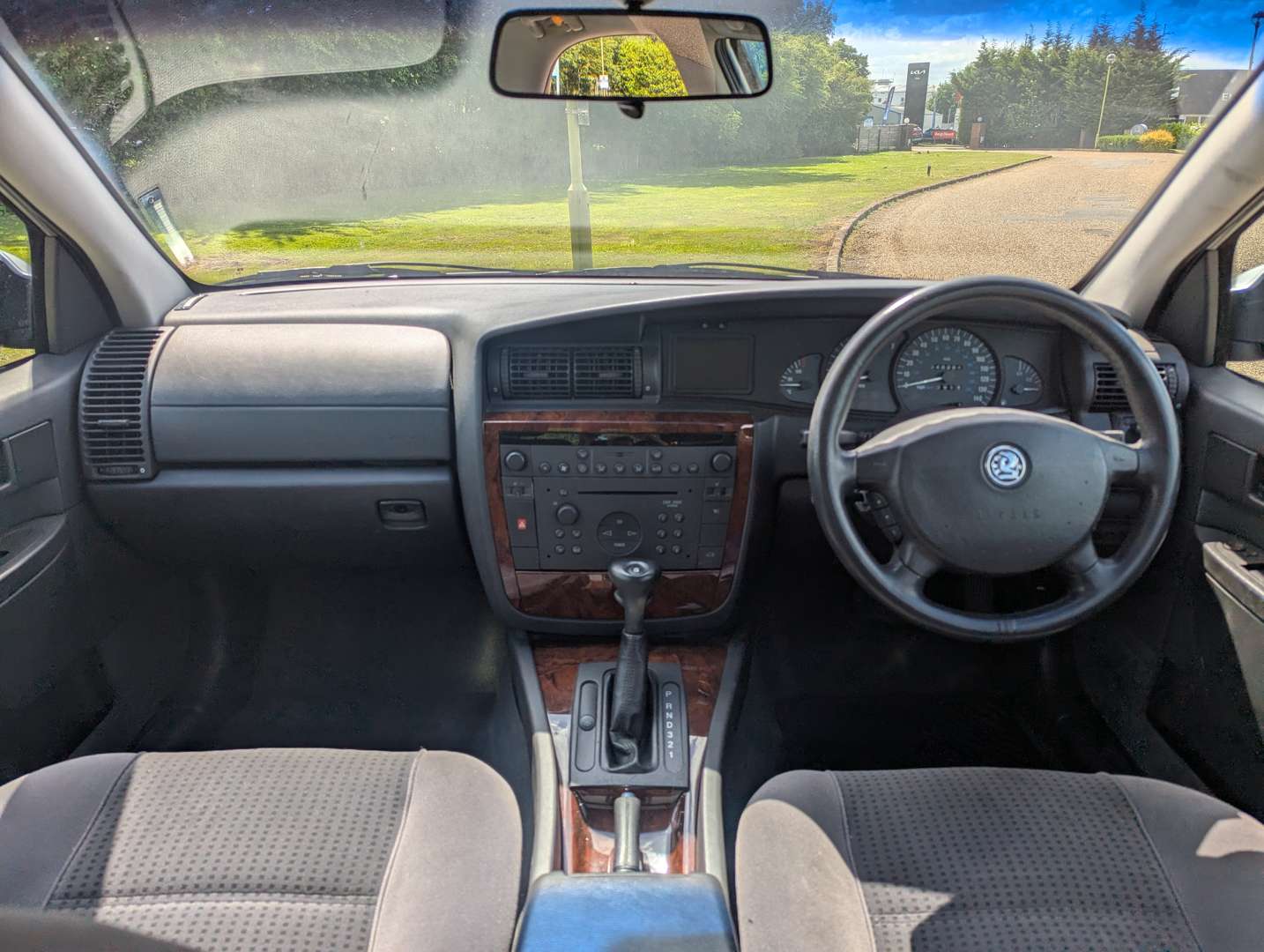 <p>2002 VAUXHALL OMEGA 2.2CD AUTO</p>