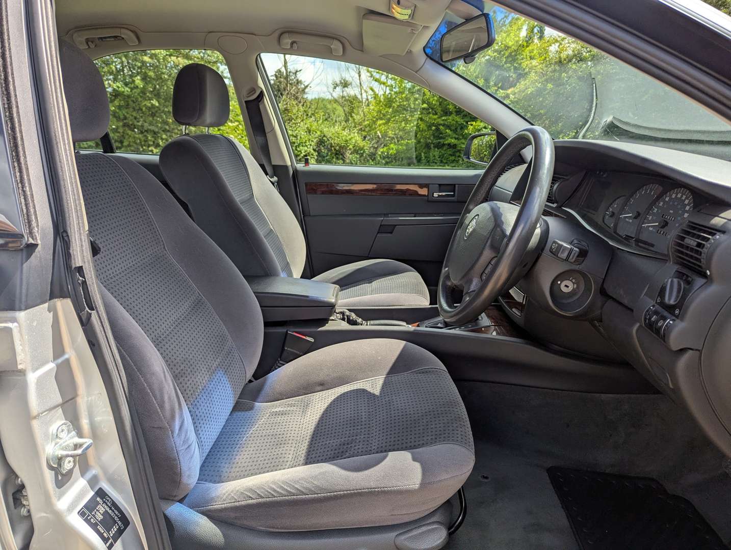 <p>2002 VAUXHALL OMEGA 2.2CD AUTO</p>