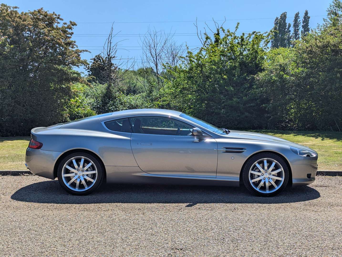 <p>2005 ASTON MARTIN DB9 COUPE AUTO</p>