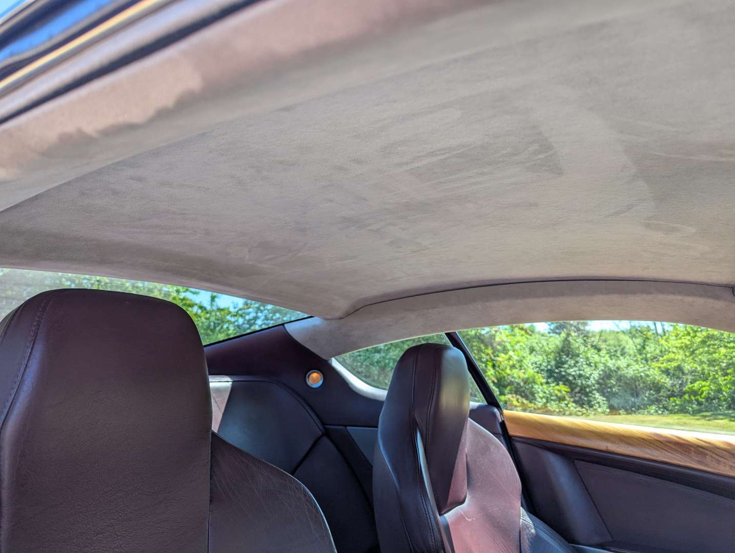 <p>2005 ASTON MARTIN DB9 COUPE AUTO</p>