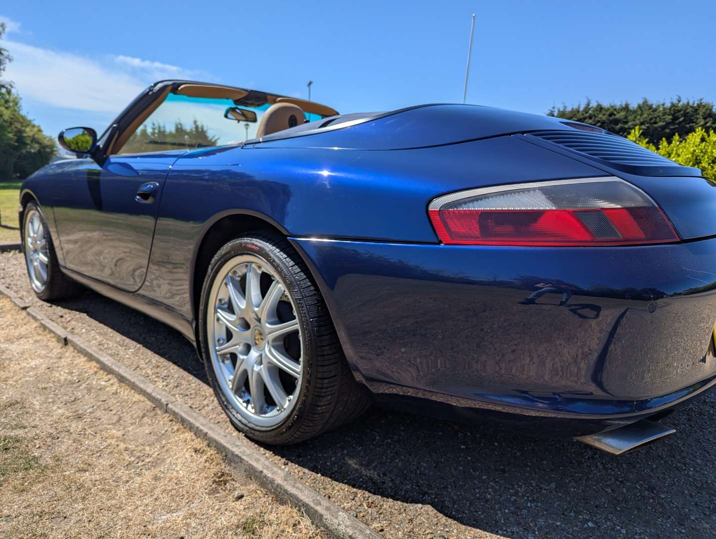 <p>2002 PORSCHE 911 CARRERA 2 TIPTRONIC</p>
