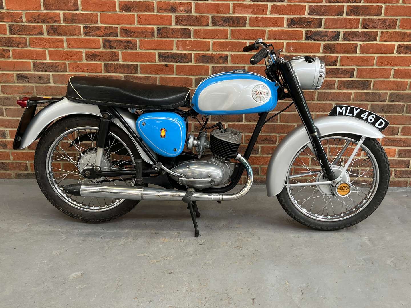 <p>1966 BSA SILVER BANTAM 175</p>