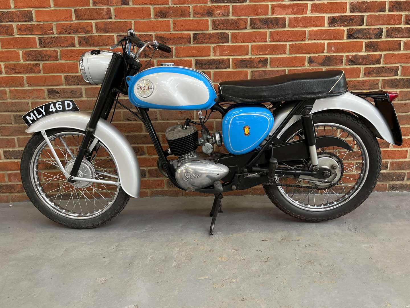 <p>1966 BSA SILVER BANTAM 175</p>