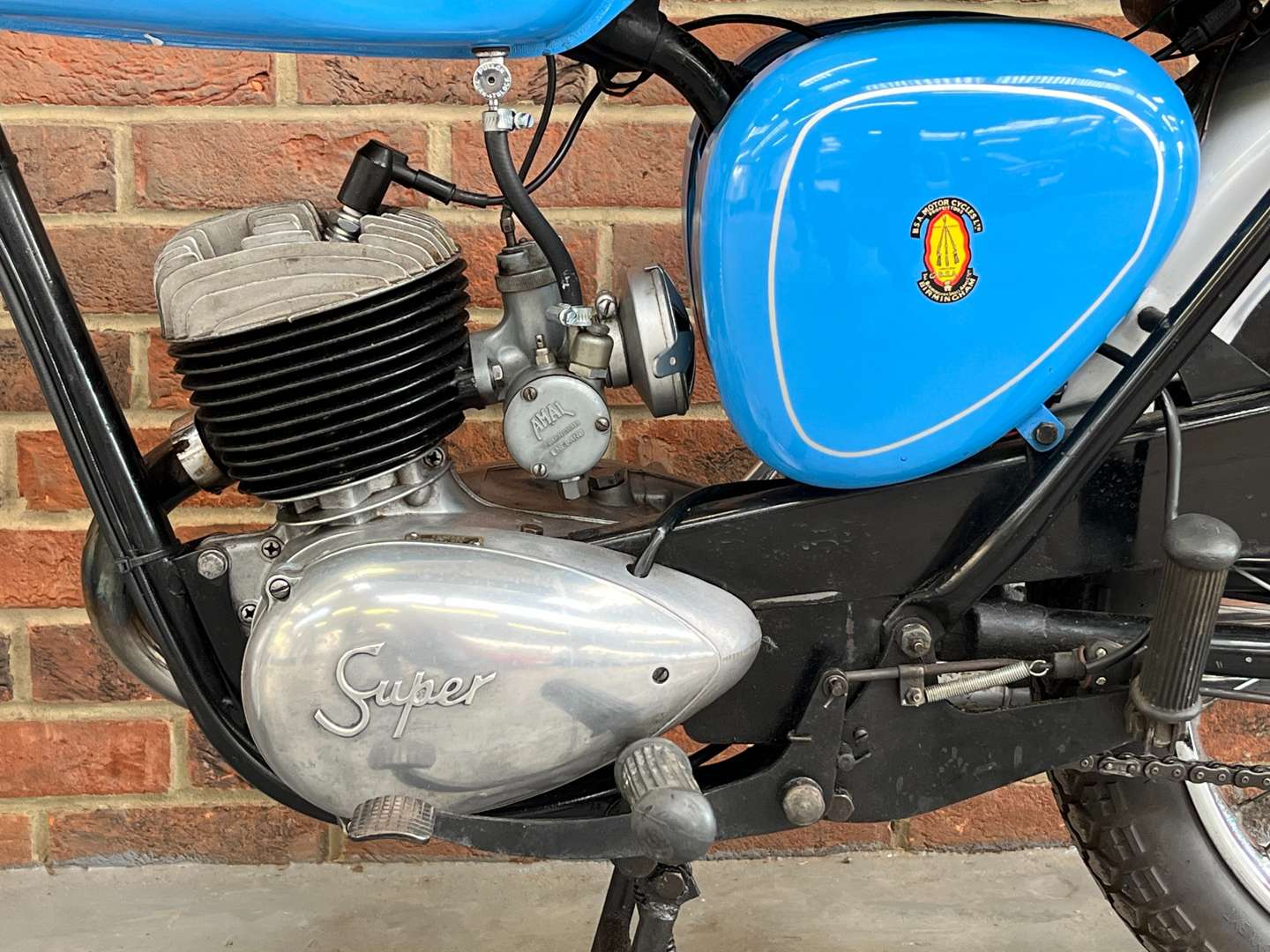 <p>1966 BSA SILVER BANTAM 175</p>