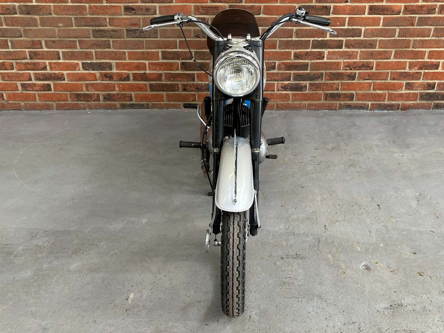 <p>1966 BSA SILVER BANTAM 175</p>