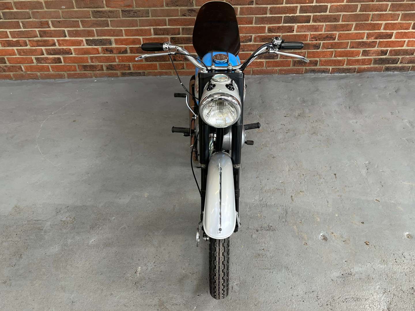 <p>1966 BSA SILVER BANTAM 175</p>