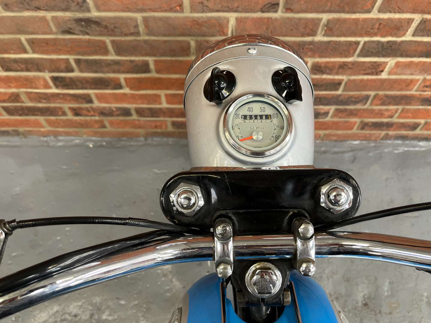 <p>1966 BSA SILVER BANTAM 175</p>