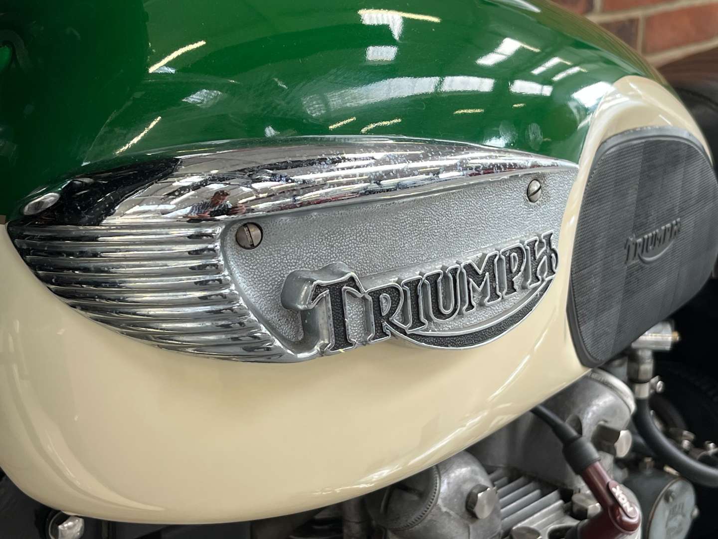 <p>1966 TRIUMPH TIGER 100</p>