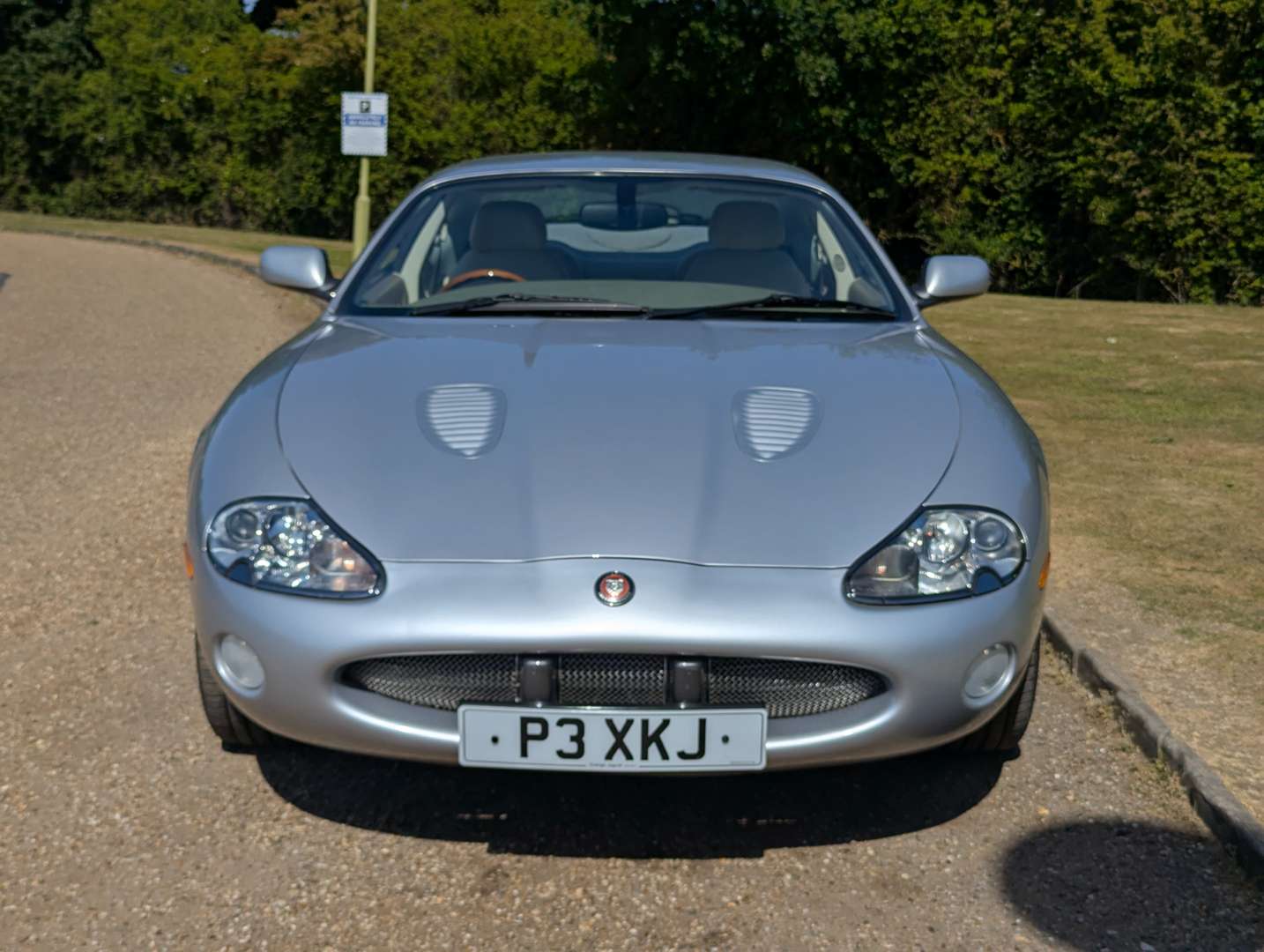 <p>2001 JAGUAR XKR 4.0 AUTO</p>
