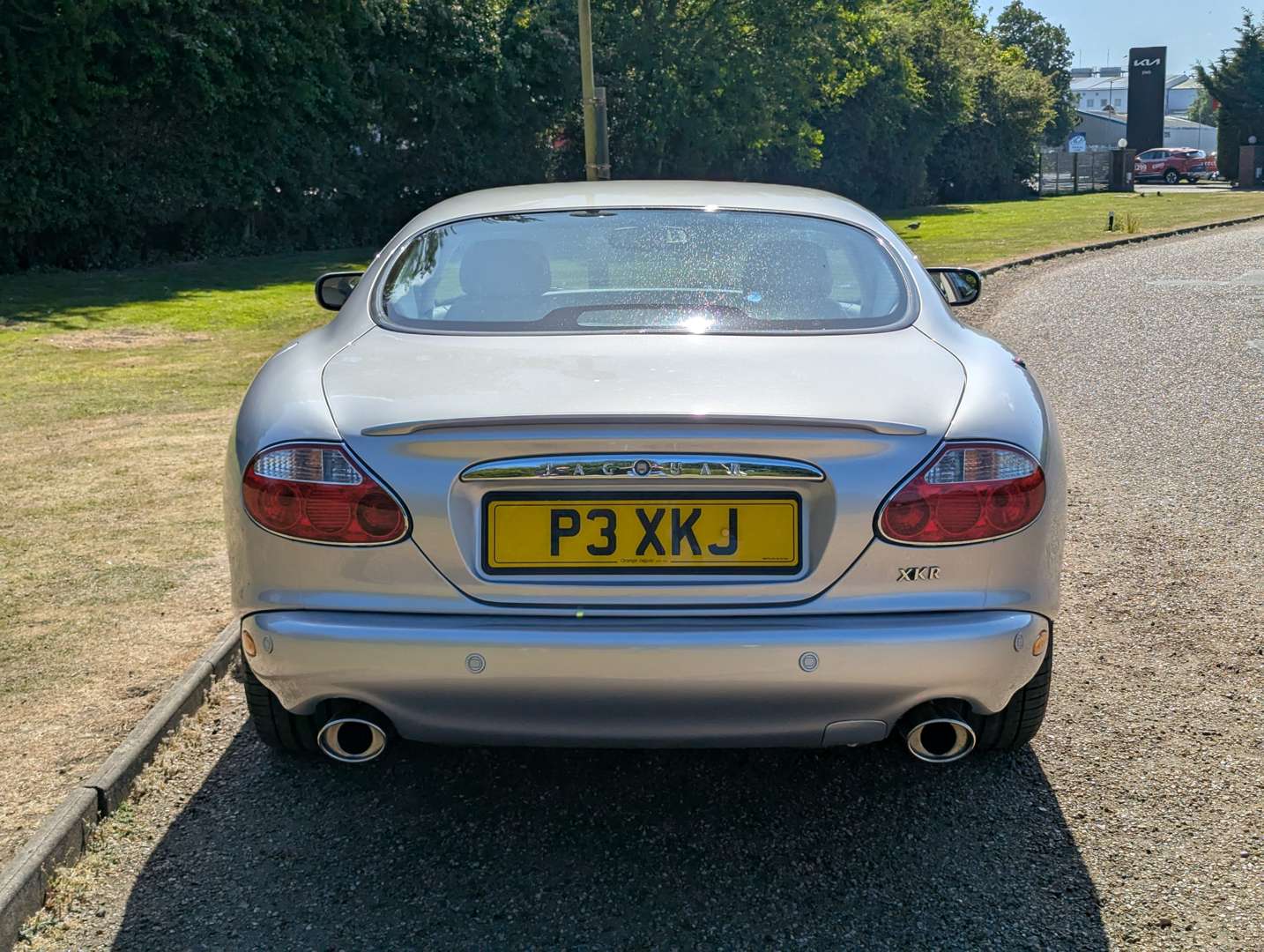 <p>2001 JAGUAR XKR 4.0 AUTO</p>