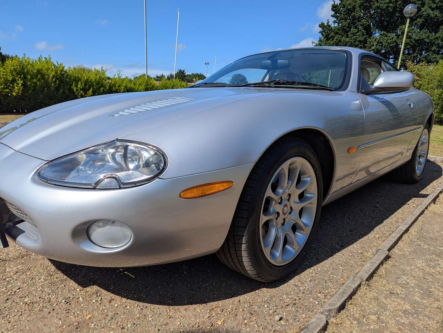 <p>2001 JAGUAR XKR 4.0 AUTO</p>