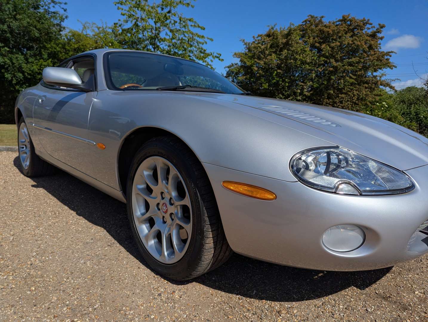 <p>2001 JAGUAR XKR 4.0 AUTO</p>