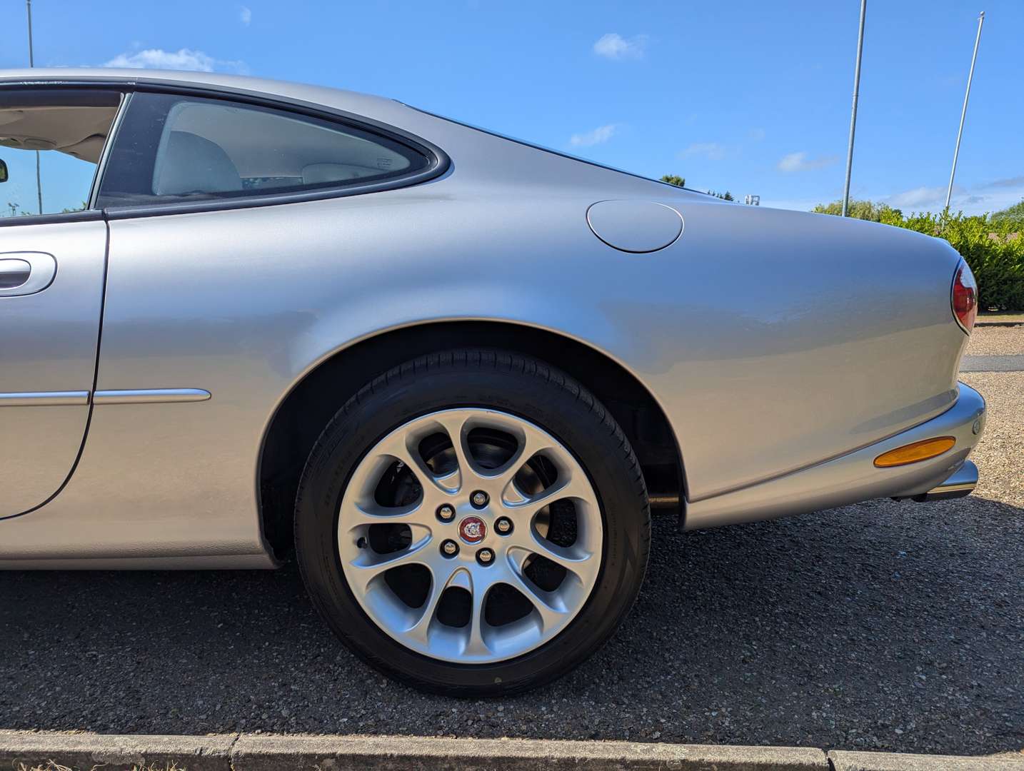 <p>2001 JAGUAR XKR 4.0 AUTO</p>