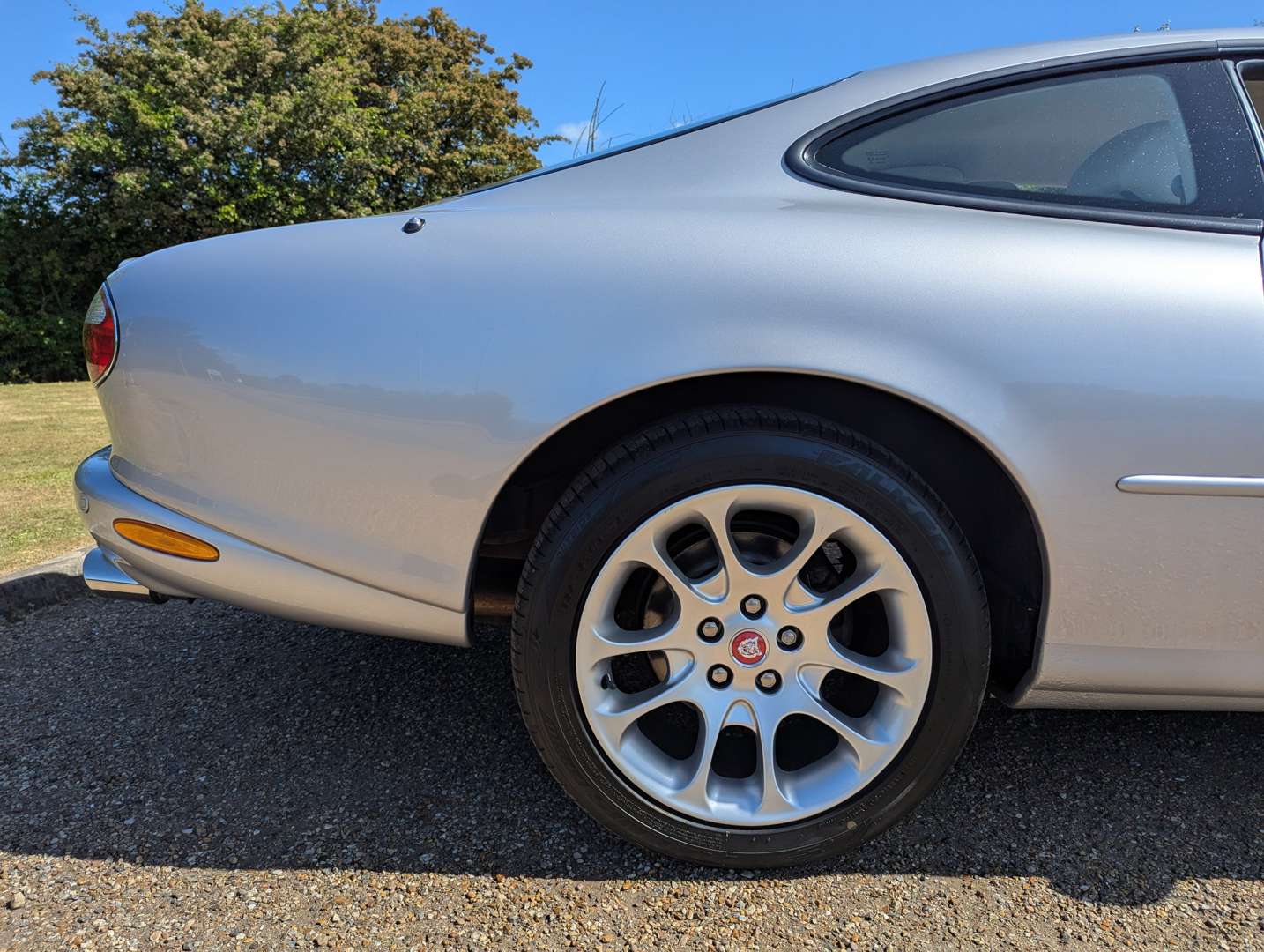 <p>2001 JAGUAR XKR 4.0 AUTO</p>